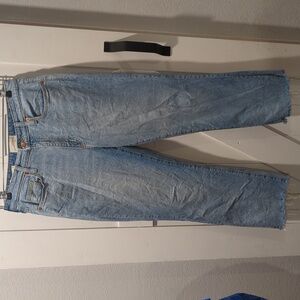 Universal Threads Woman's Ankle Bootcut Distressed Blue Jeans S. 10/30